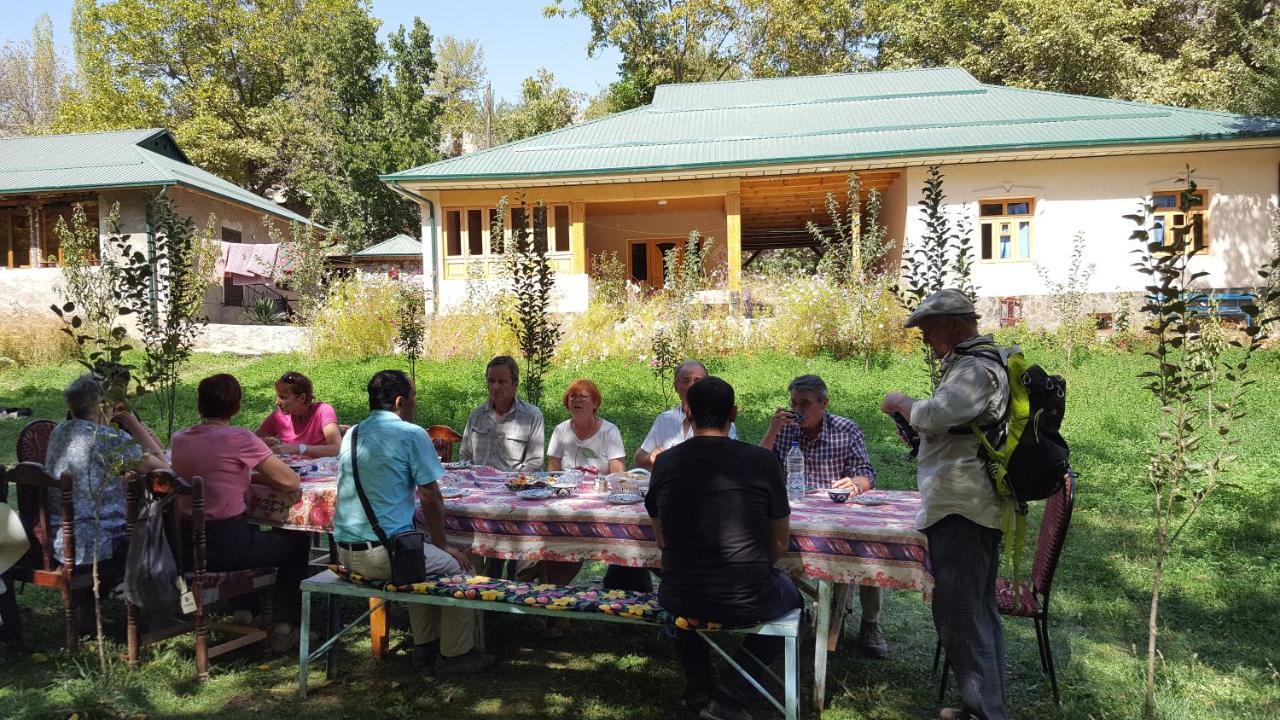 Hayat Guesthouse Nuratau Mountains Yukary-Ukhum 外观 照片