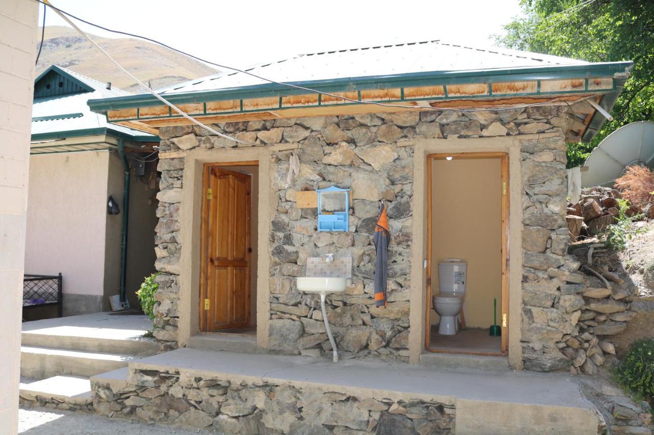 Hayat Guesthouse Nuratau Mountains Yukary-Ukhum 外观 照片
