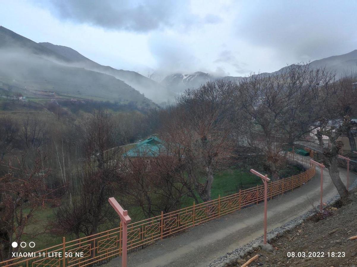 Hayat Guesthouse Nuratau Mountains Yukary-Ukhum 外观 照片