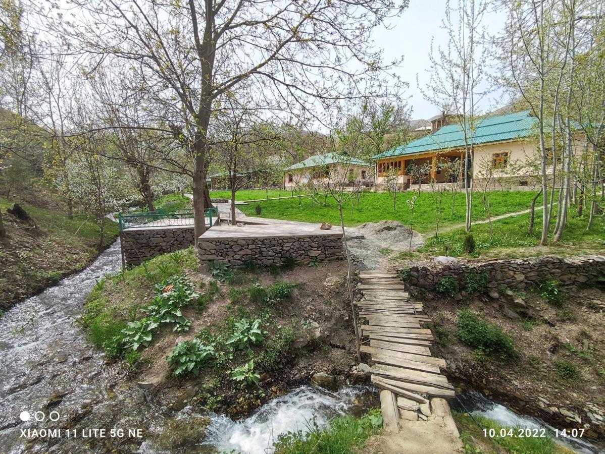 Hayat Guesthouse Nuratau Mountains Yukary-Ukhum 外观 照片