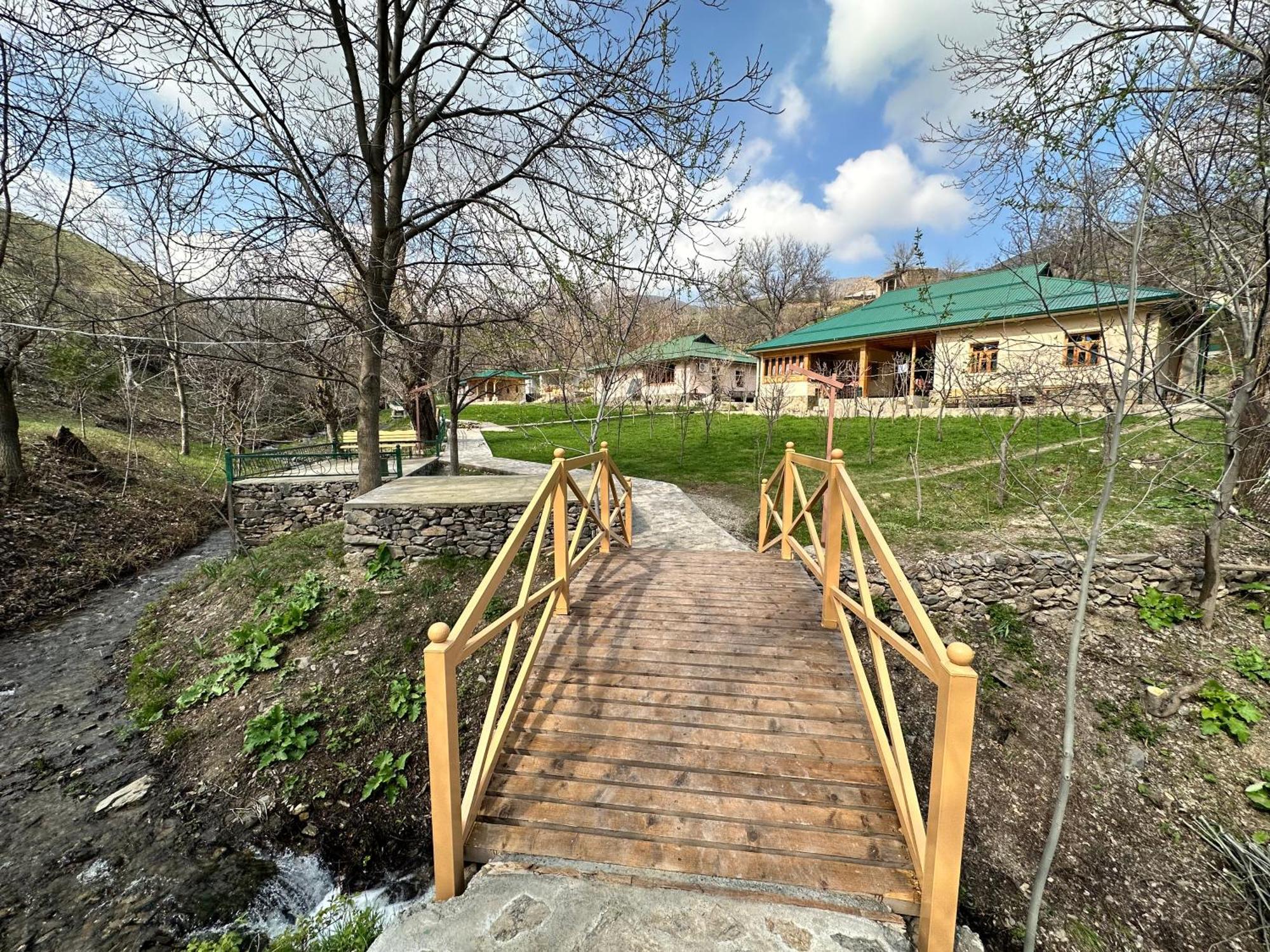 Hayat Guesthouse Nuratau Mountains Yukary-Ukhum 外观 照片